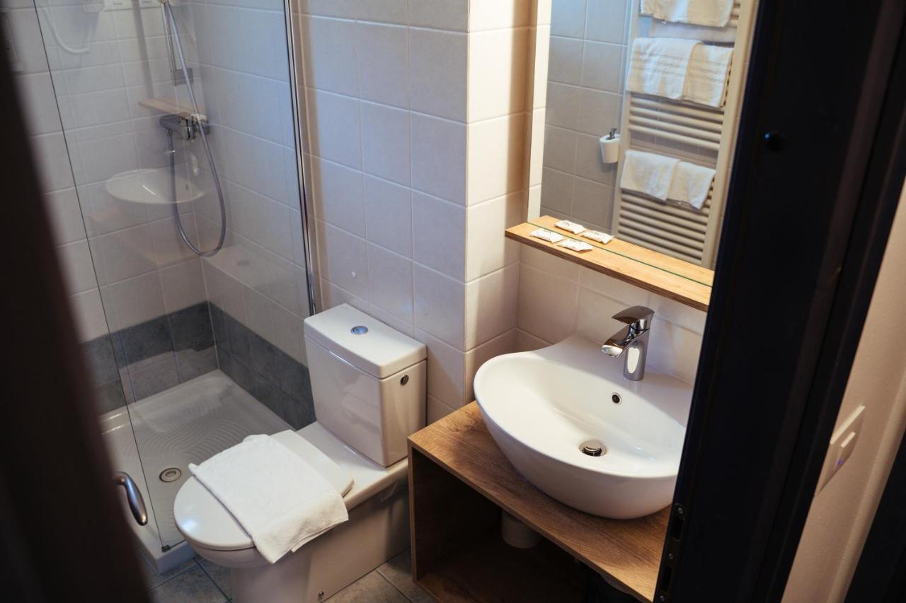 Buzinel Estate Hotel Dobrovo Ngoại thất bức ảnh