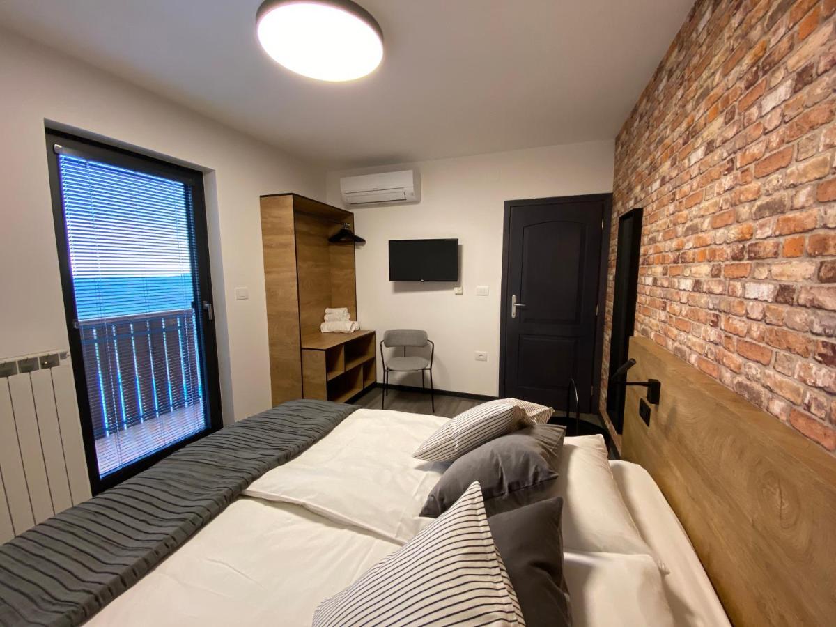 Buzinel Estate Hotel Dobrovo Ngoại thất bức ảnh